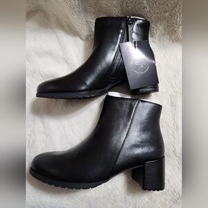 Naturalizer Bay Black Ankle Boots 7.5 W
